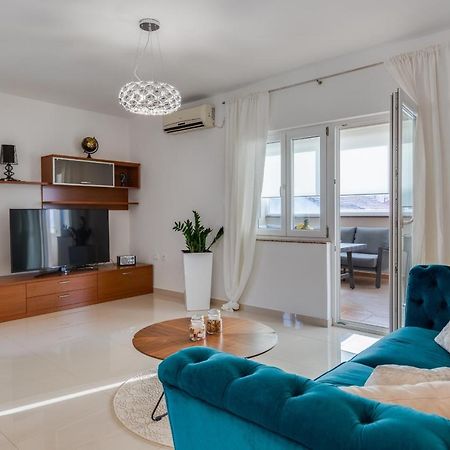 Elegant Two Bedroom Apartment Задар Екстериор снимка