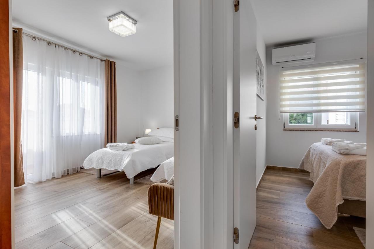 Elegant Two Bedroom Apartment Задар Екстериор снимка
