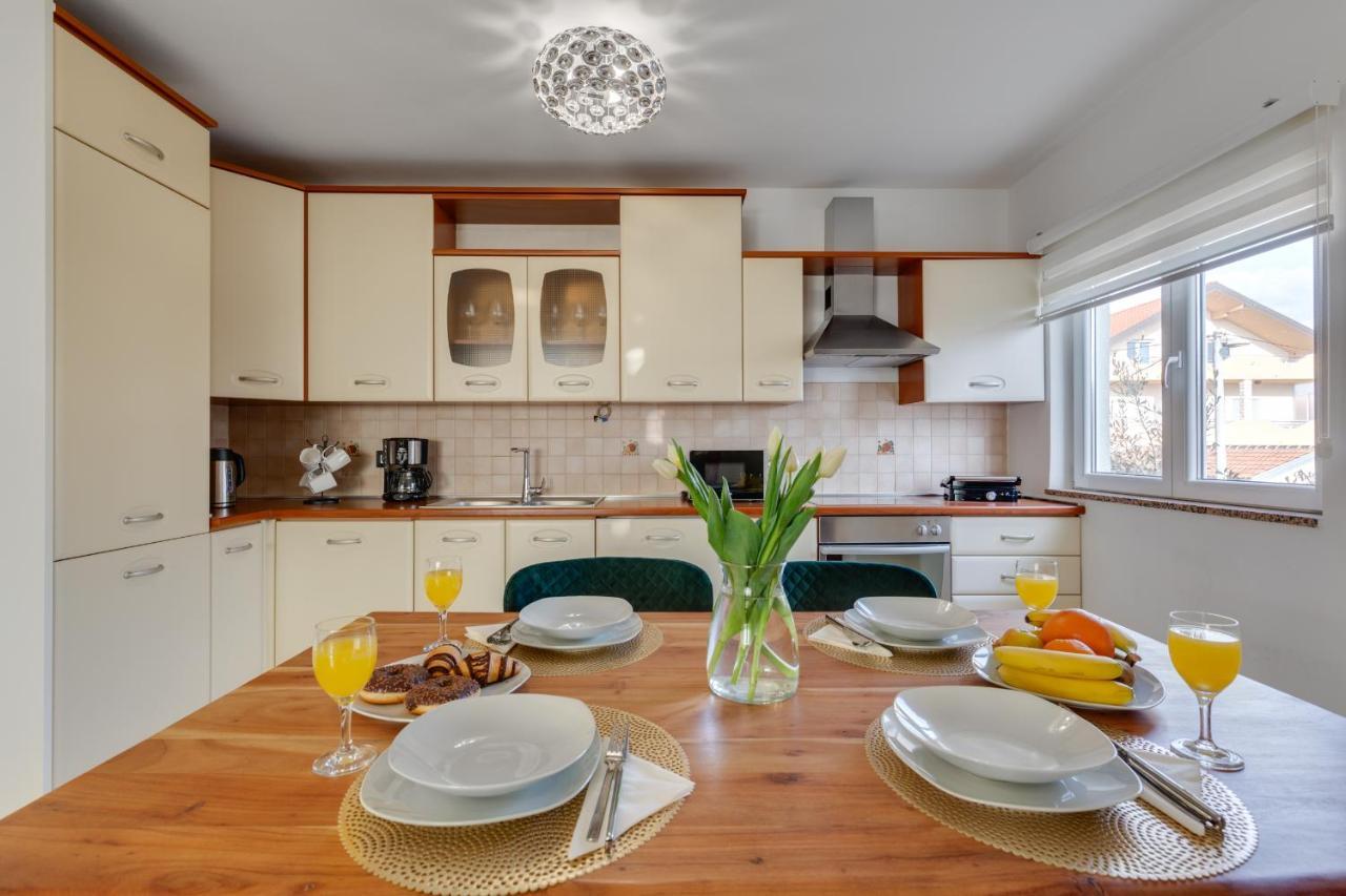 Elegant Two Bedroom Apartment Задар Екстериор снимка